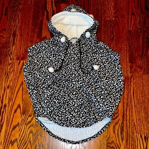 Hoodie sleeveless top